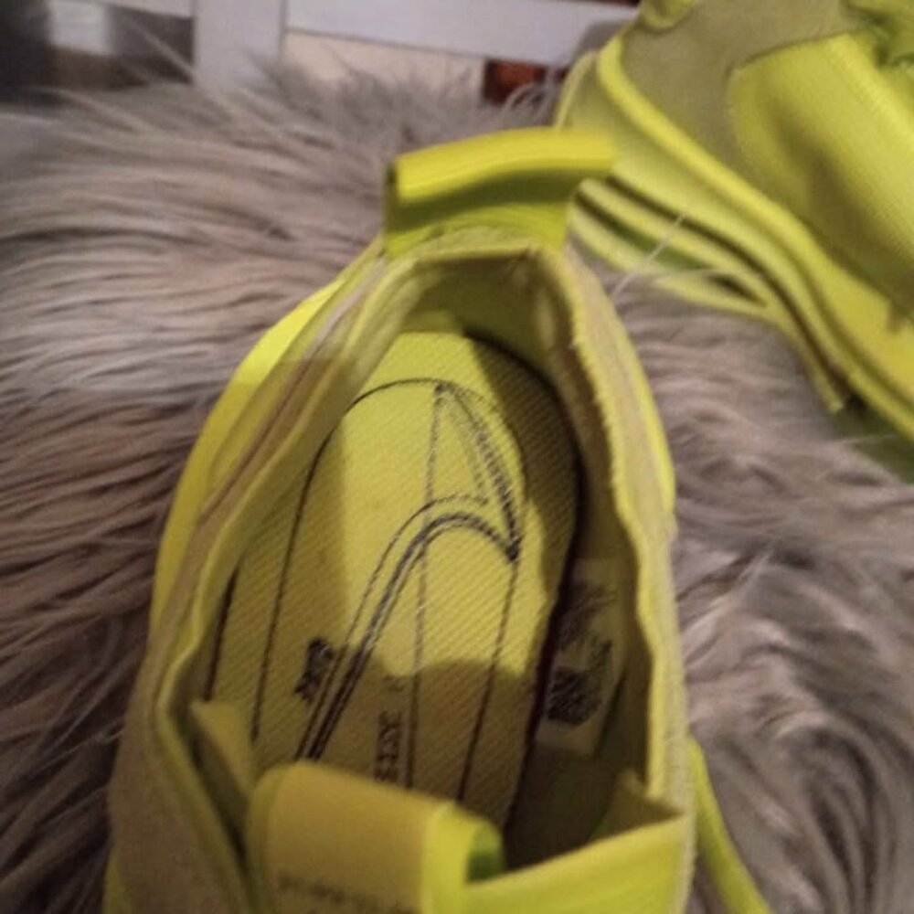 Nike - Picture 3 of 3